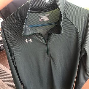 Under Armour pull over long sleeve green